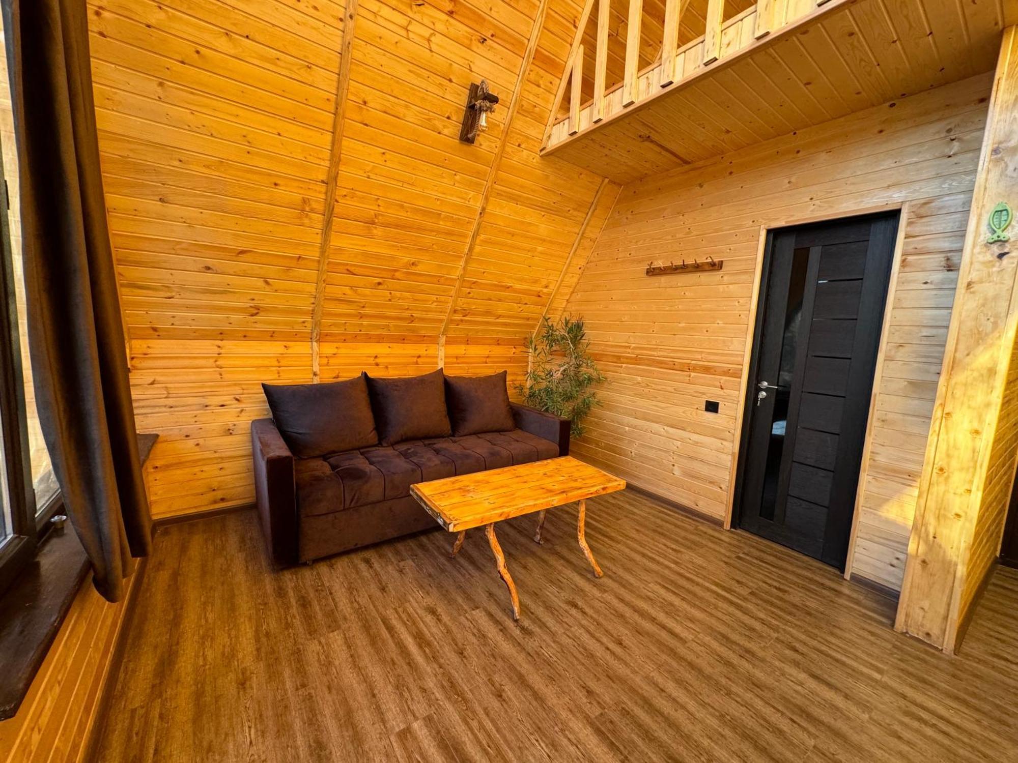 Byurakan Guesthouse & Cottage מראה חיצוני תמונה