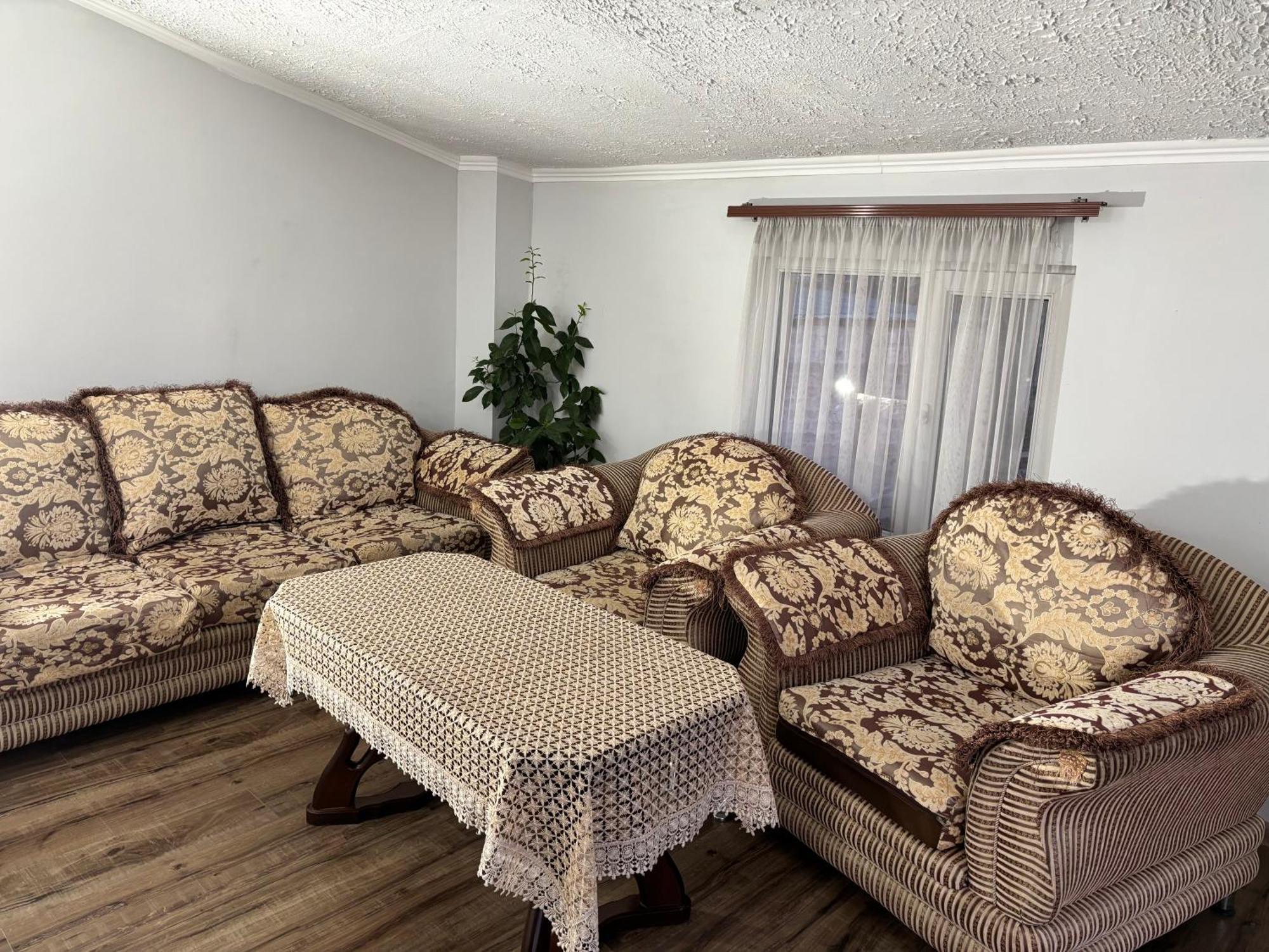 Byurakan Guesthouse & Cottage מראה חיצוני תמונה