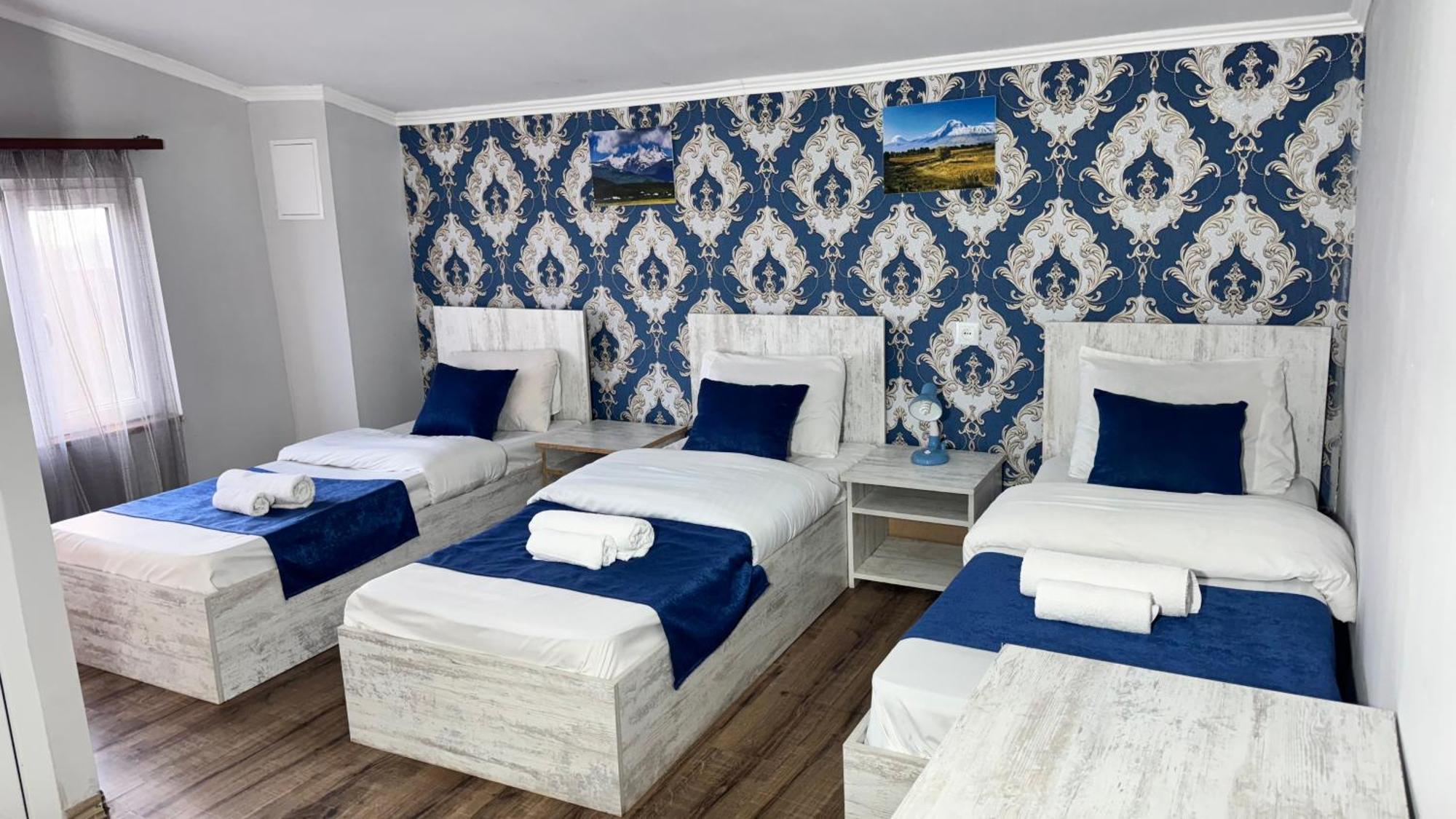 Byurakan Guesthouse & Cottage מראה חיצוני תמונה