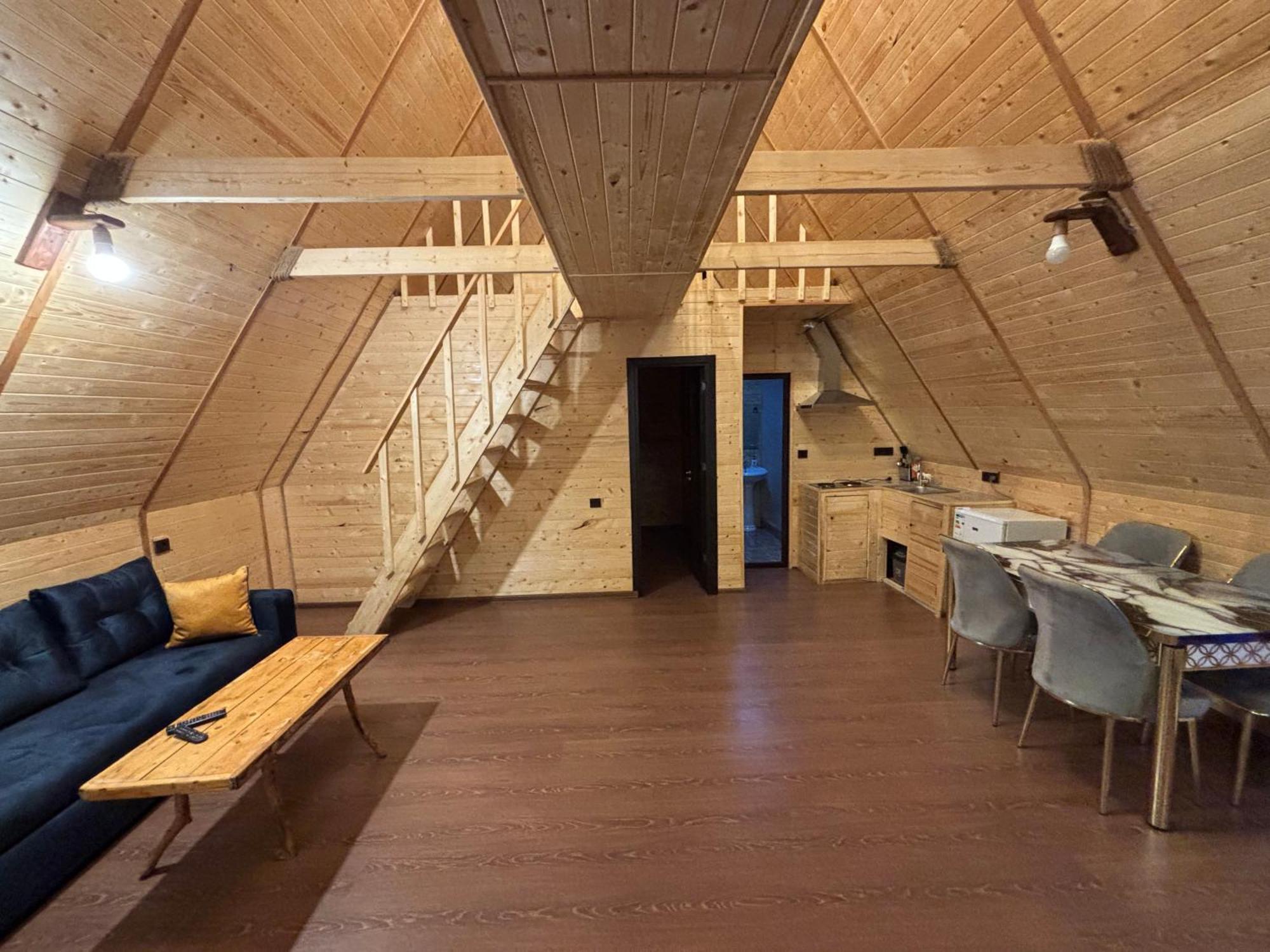 Byurakan Guesthouse & Cottage מראה חיצוני תמונה